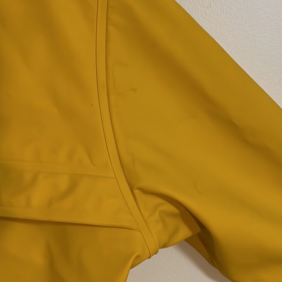 Helly Hansen Yellow Raincoat - Picture 9 of 10